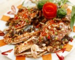 Thưởng thức món ghẹ rang me khi tới Cửa Lò Nghệ An