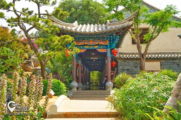 Chua Gia Hoa Viên có tổng cộng 214 phòng và 42 khoảng sân, từng là dinh thự lớn nhất phía Nam Vân Nam